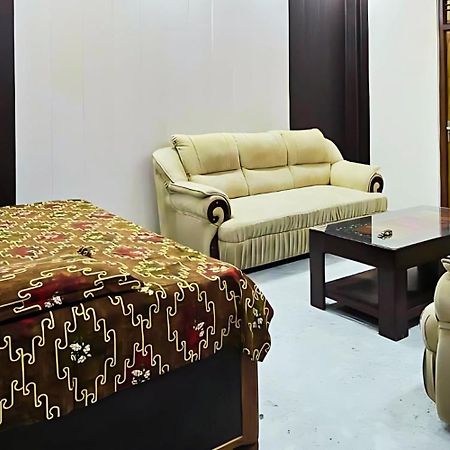 Ramayana Grand Hotel Ayodhya Kültér fotó